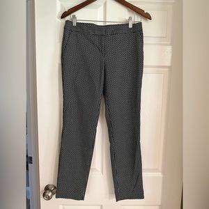 Express size 4R cropped columnist workwear pants. Black & white print.